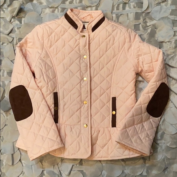 New good quality light puffer jacket for girls.